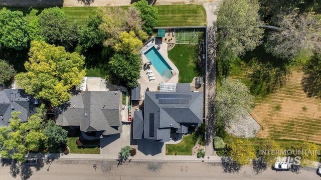 2291 W Windchime Dr, Meridian, ID 83646