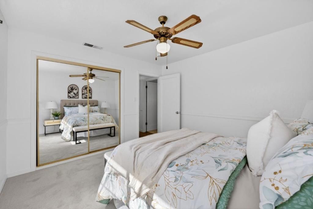 Image 19 of property listing at Address unavailable.