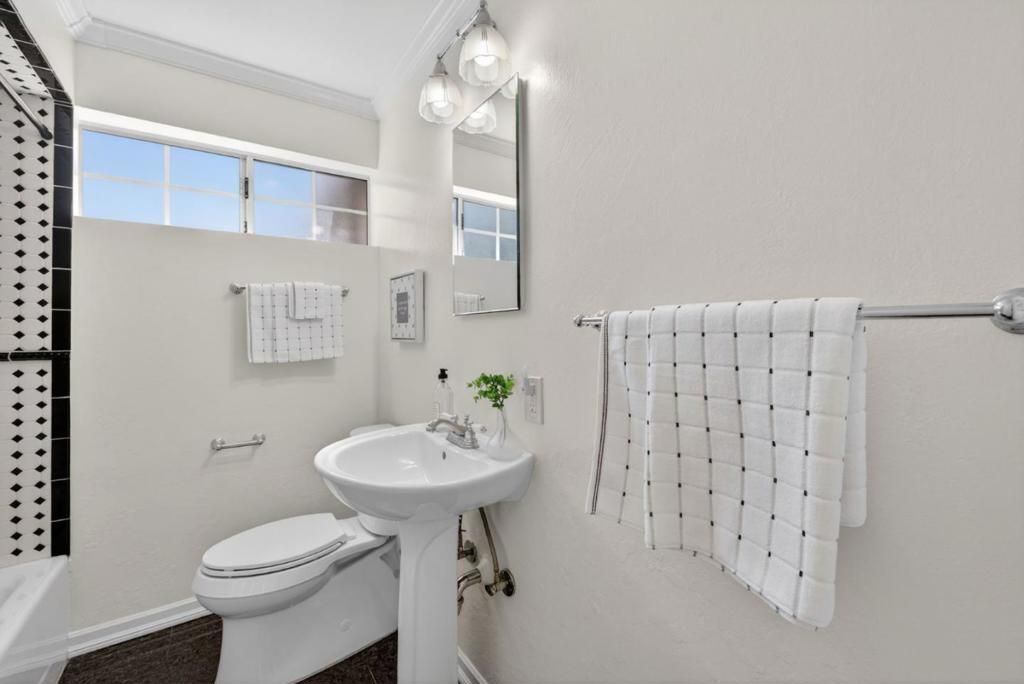 Image 20 of property listing at Address unavailable.