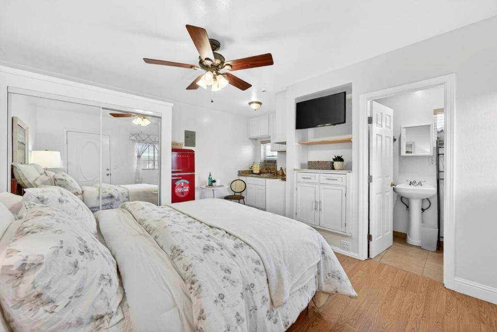 Image 33 of property listing at Address unavailable.