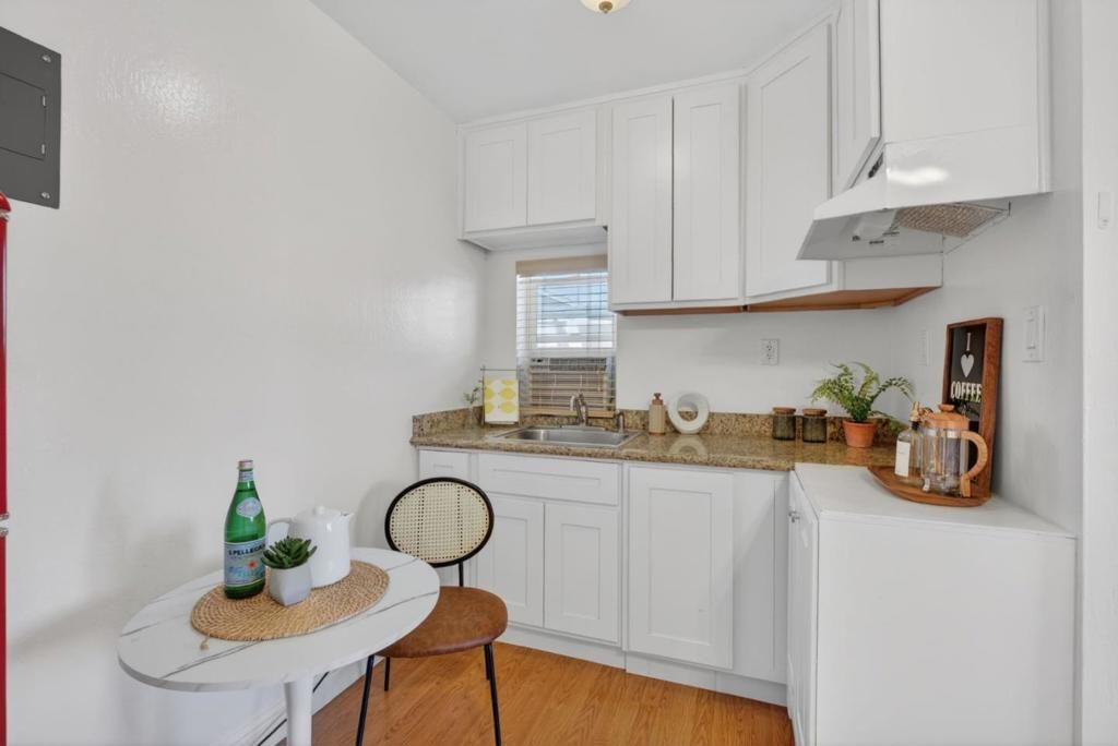 Image 35 of property listing at Address unavailable.