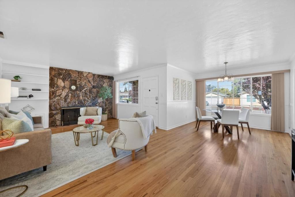 Image 4 of property listing at Address unavailable.