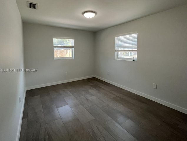 991 E 20th Street, Hialeah, FL 33013