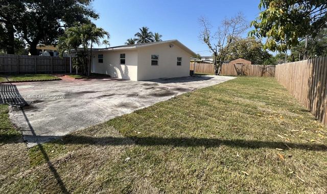 991 E 20th Street, Hialeah, FL 33013