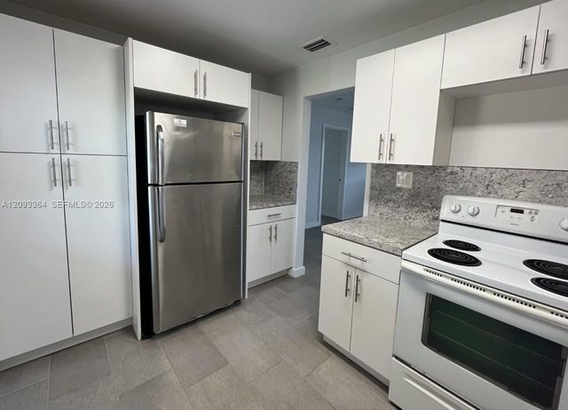 991 E 20th Street, Hialeah, FL 33013
