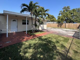 991 E 20th Street, Hialeah, FL 33013