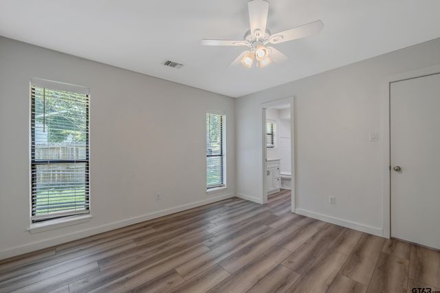 607 Northgate Rd, Hideaway, TX 75771