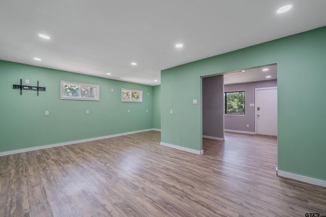 607 Northgate Rd, Hideaway, TX 75771