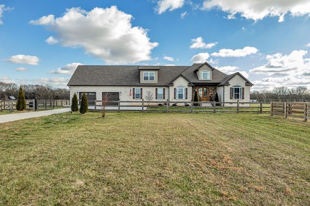 852 Longview Rd, Shelbyville, TN 37160