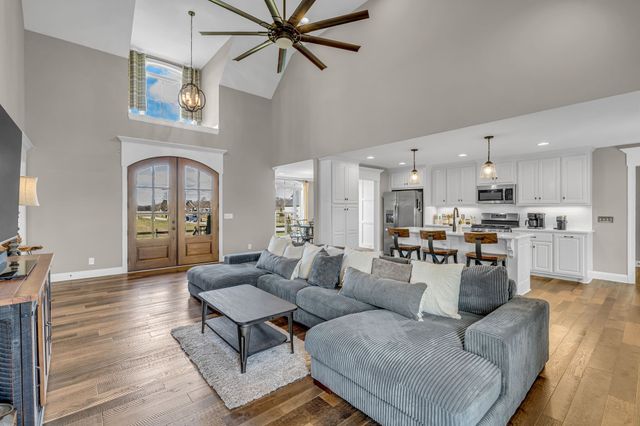 852 Longview Rd, Shelbyville, TN 37160