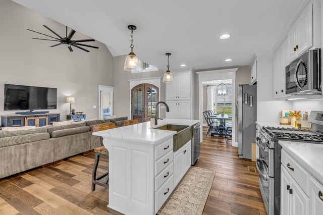 852 Longview Rd, Shelbyville, TN 37160