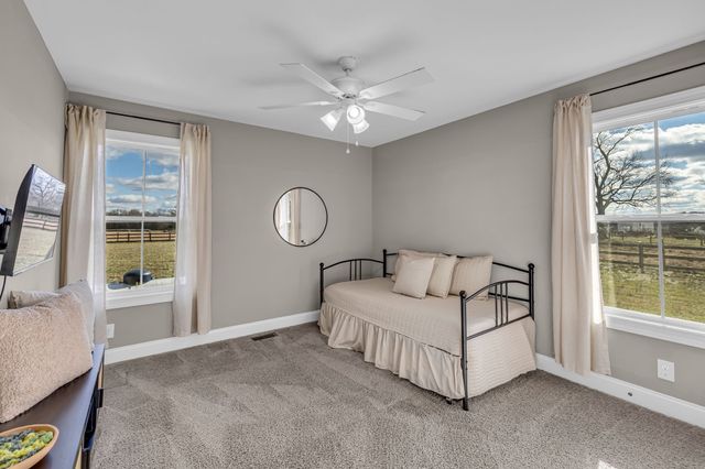 852 Longview Rd, Shelbyville, TN 37160