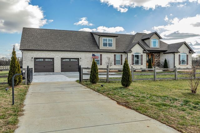 852 Longview Rd, Shelbyville, TN 37160