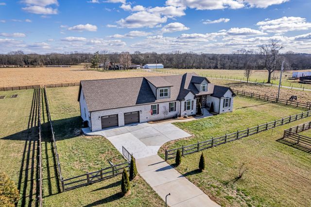 852 Longview Rd, Shelbyville, TN 37160