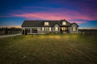 852 Longview Rd, Shelbyville, TN 37160