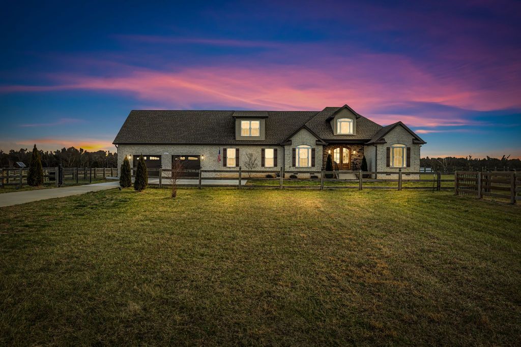 852 Longview Rd, Shelbyville, TN 37160