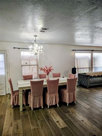 3034 Cinnamon Glen Drive, Houston, TX 77073
