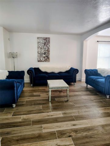 3034 Cinnamon Glen Drive, Houston, TX 77073