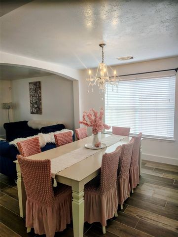 3034 Cinnamon Glen Drive, Houston, TX 77073