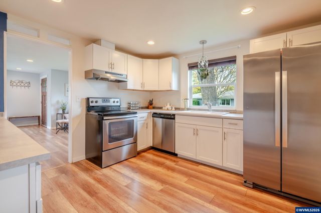 221 Jennings St, Lebanon, OR 97355