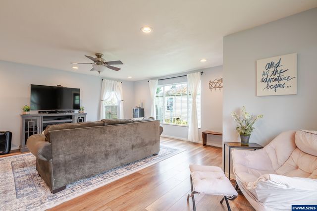 221 Jennings St, Lebanon, OR 97355