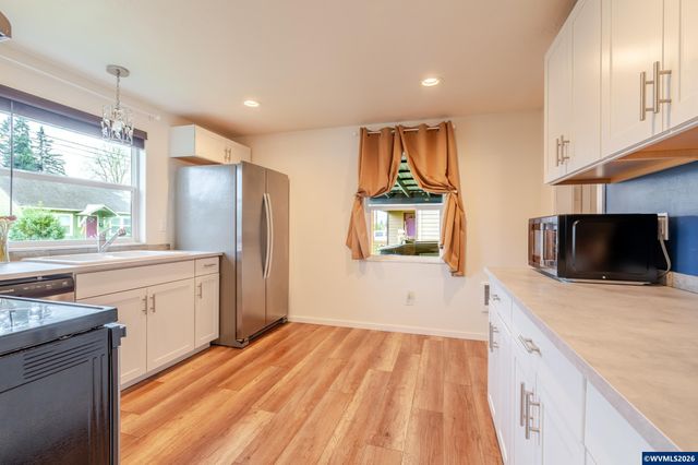 221 Jennings St, Lebanon, OR 97355