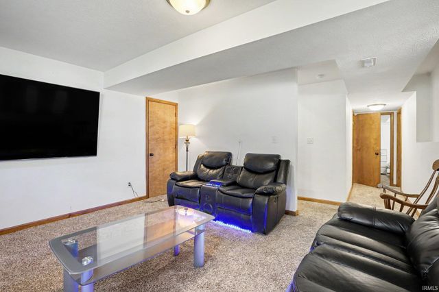1524 Tall Grass Prairie Drive, Mishawaka, IN 46544