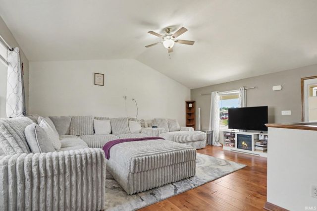 1524 Tall Grass Prairie Drive, Mishawaka, IN 46544