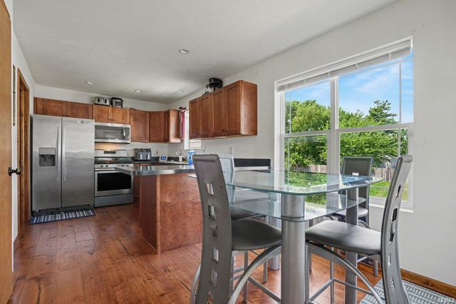 1524 Tall Grass Prairie Drive, Mishawaka, IN 46544