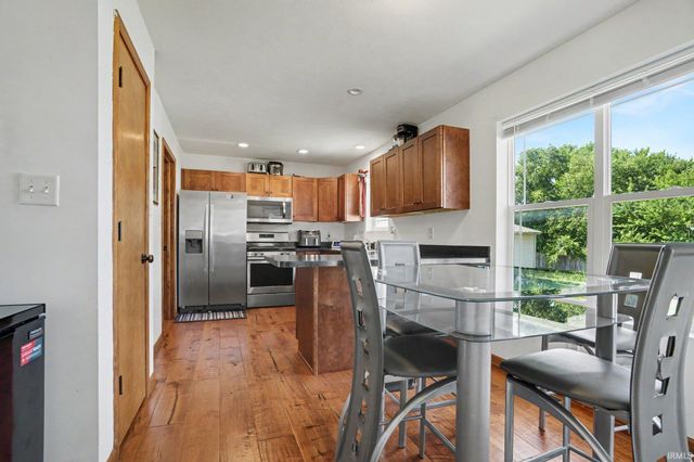 1524 Tall Grass Prairie Drive, Mishawaka, IN 46544