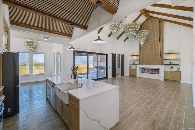 187 Hidden Ranch CT., Floresville, TX 78114