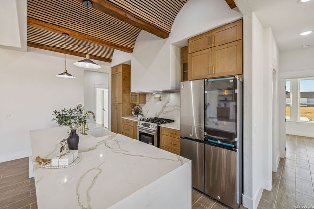 187 Hidden Ranch CT., Floresville, TX 78114