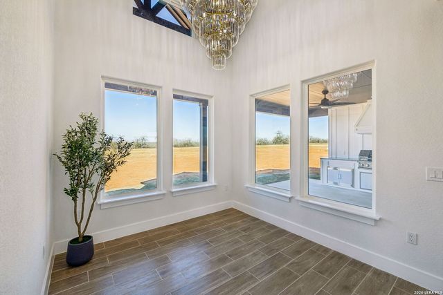 187 Hidden Ranch CT., Floresville, TX 78114