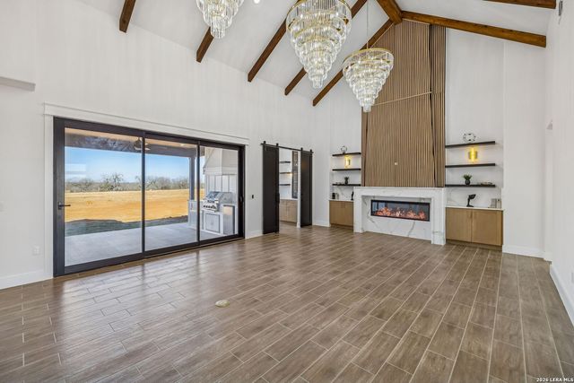 187 Hidden Ranch CT., Floresville, TX 78114