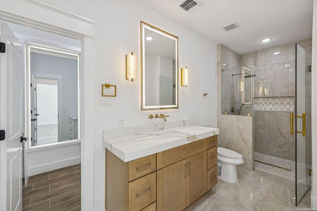 187 Hidden Ranch CT., Floresville, TX 78114