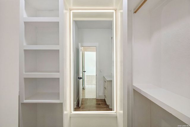 187 Hidden Ranch CT., Floresville, TX 78114