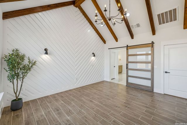 187 Hidden Ranch CT., Floresville, TX 78114