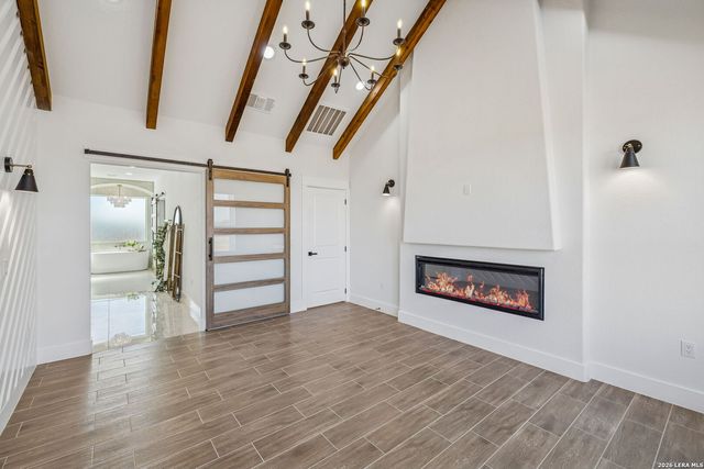 187 Hidden Ranch CT., Floresville, TX 78114