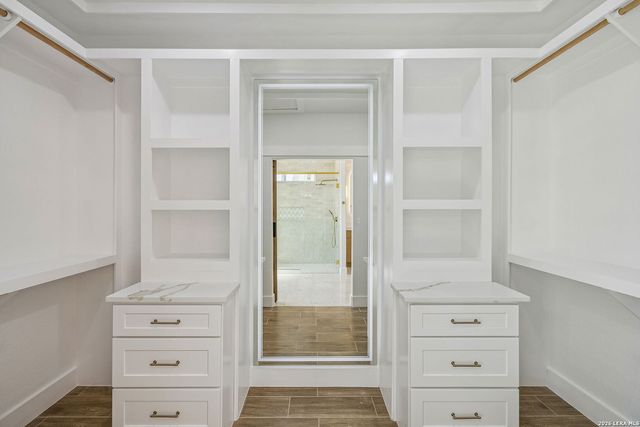 187 Hidden Ranch CT., Floresville, TX 78114