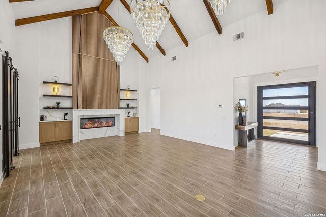 187 Hidden Ranch CT., Floresville, TX 78114