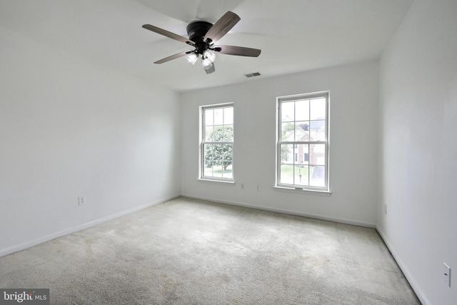 24 LOUVAIN DR, Hanover, PA 17331