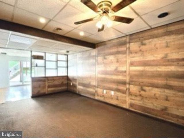 24 LOUVAIN DR, Hanover, PA 17331