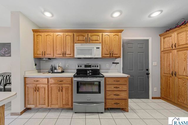 101 Mapleridge Drive, Mankato, MN 56001