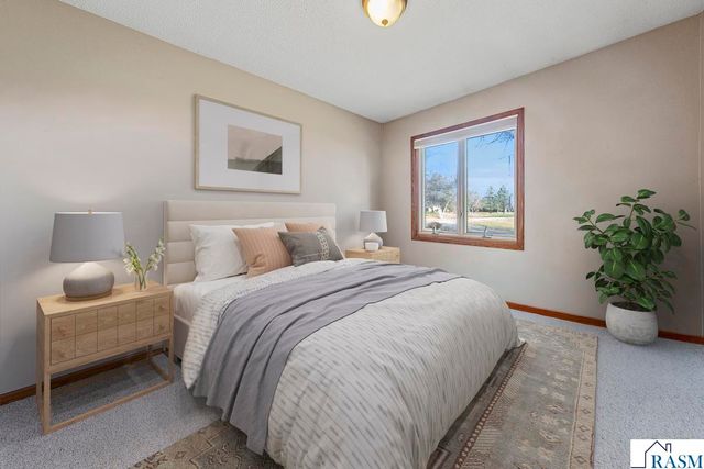 101 Mapleridge Drive, Mankato, MN 56001