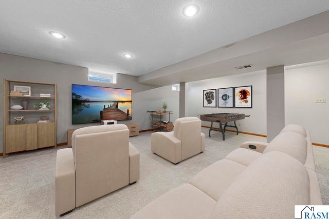101 Mapleridge Drive, Mankato, MN 56001