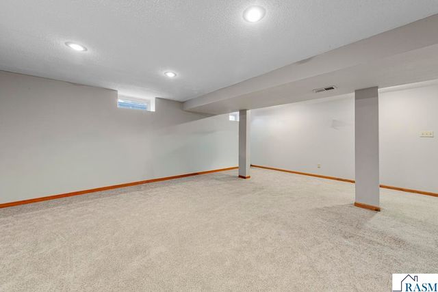 101 Mapleridge Drive, Mankato, MN 56001