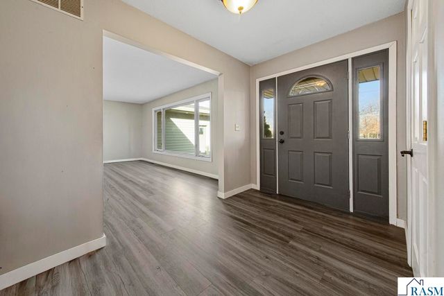 101 Mapleridge Drive, Mankato, MN 56001