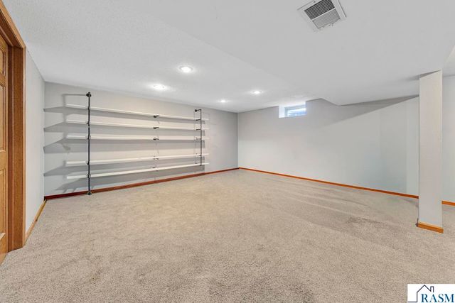 101 Mapleridge Drive, Mankato, MN 56001