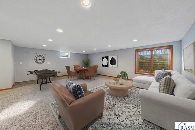 101 Mapleridge Drive, Mankato, MN 56001