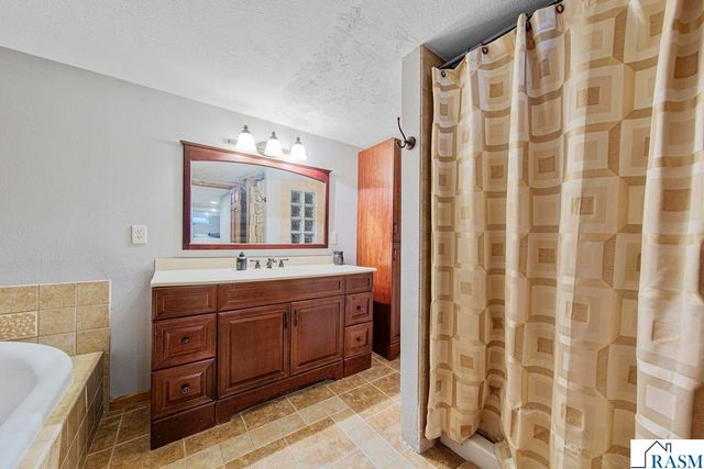 101 Mapleridge Drive, Mankato, MN 56001
